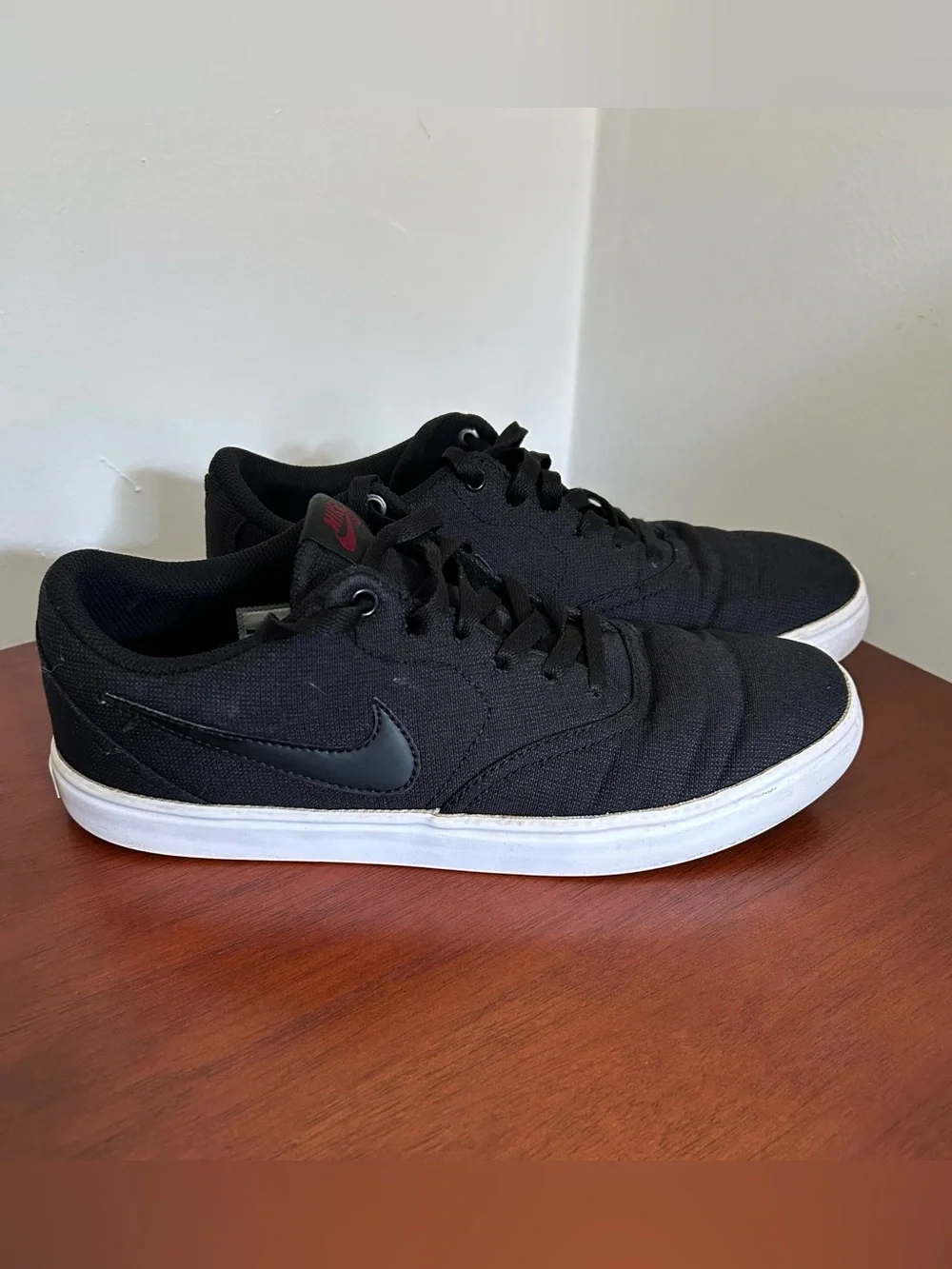 Nike SB Check Solarsoft Black Sneaker.  Men’s Size 9